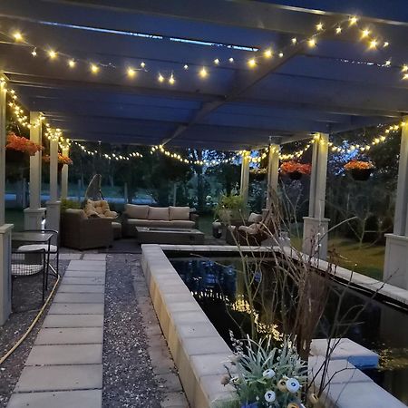 The Walnut Grove Bnb Harrow Eksteriør billede